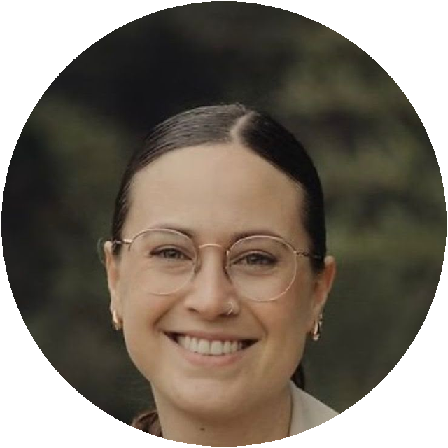 Ana Di Fonzo — Lead psychologist — immigration process expert